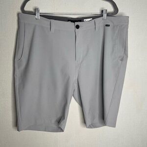 New without tags Travis Mathew Golf Flat Front Chino Shorts Men Size 40 Gray